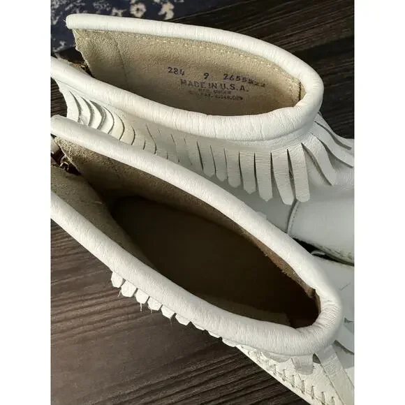 Vintage Genuine Leather USA Made White Fringe Ankle Moccasins SZ. 9 - Picture 6 of 9